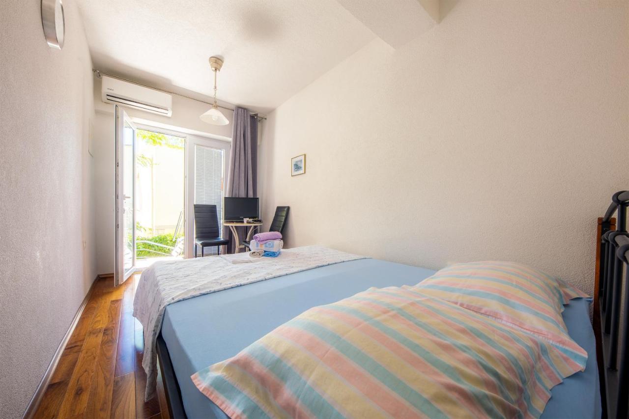 Eco-Apartments With Nice Garden Baška Voda Dış mekan fotoğraf
