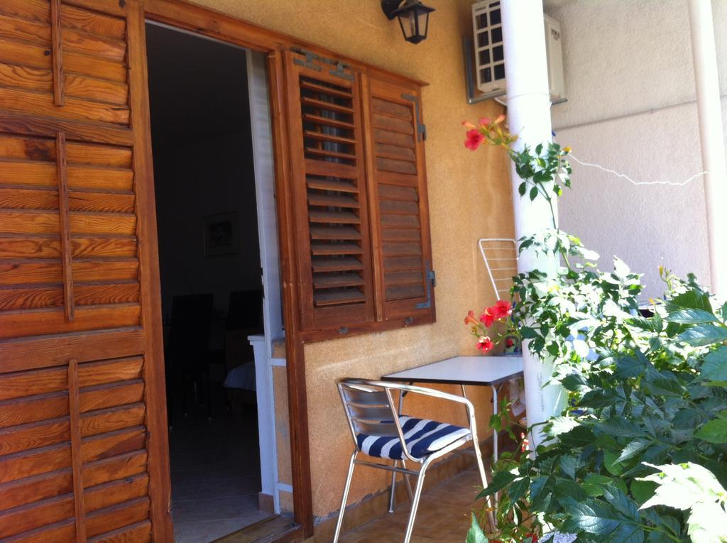 Eco-Apartments With Nice Garden Baška Voda Oda fotoğraf