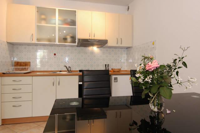 Eco-Apartments With Nice Garden Baška Voda Dış mekan fotoğraf