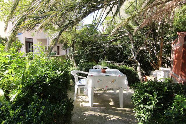 Eco-Apartments With Nice Garden Baška Voda Dış mekan fotoğraf